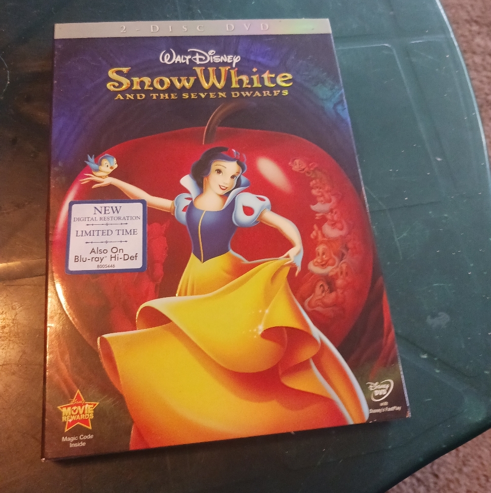Brand New Still In Package Disney Snow White and the Seven Dwarfs DVD